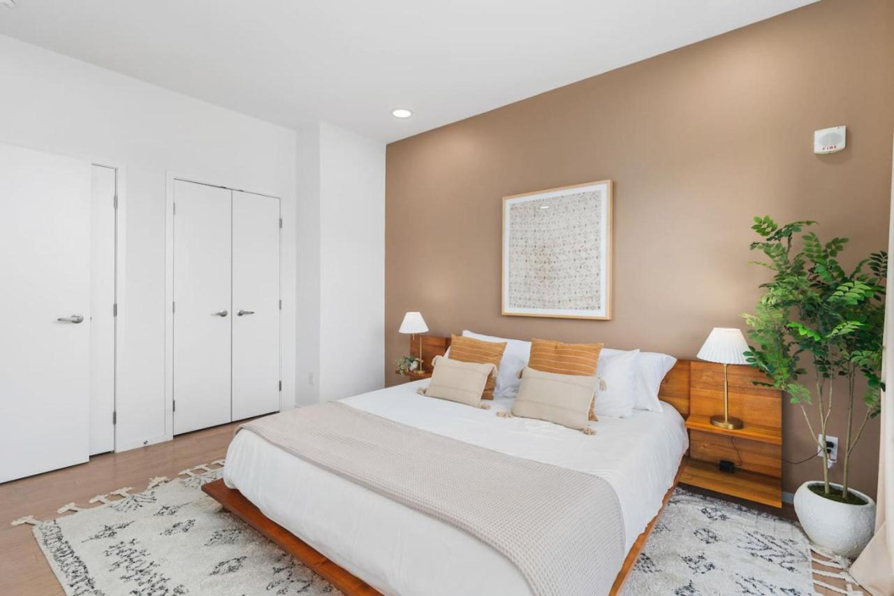 Penthouse With Patio Walk To Downtown 3 Bedrooms 5 Beds Nashville Exterior photo