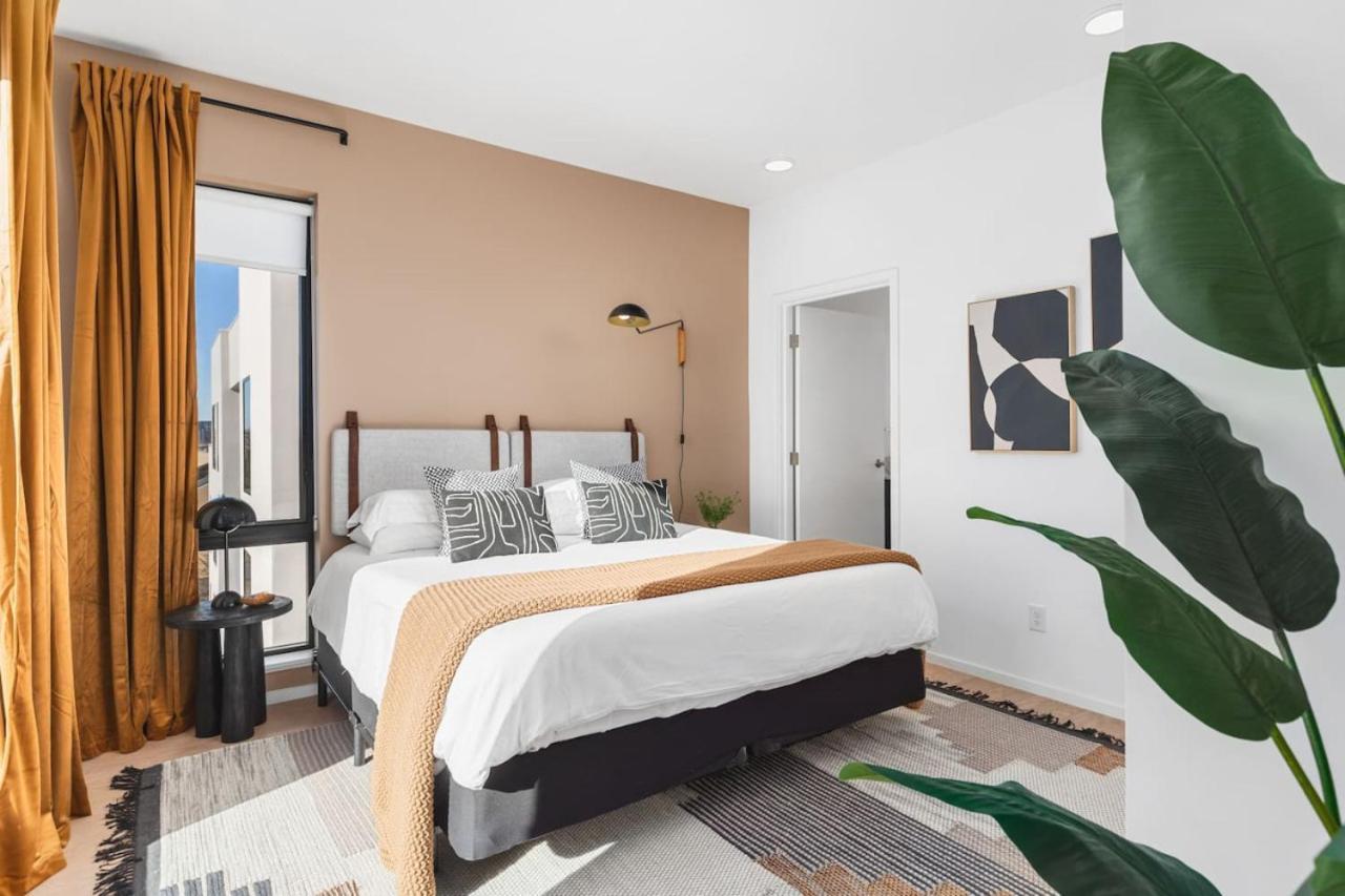 Penthouse With Patio Walk To Downtown 3 Bedrooms 5 Beds Nashville Exterior photo